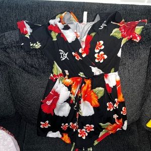 Hawaiian romper size small